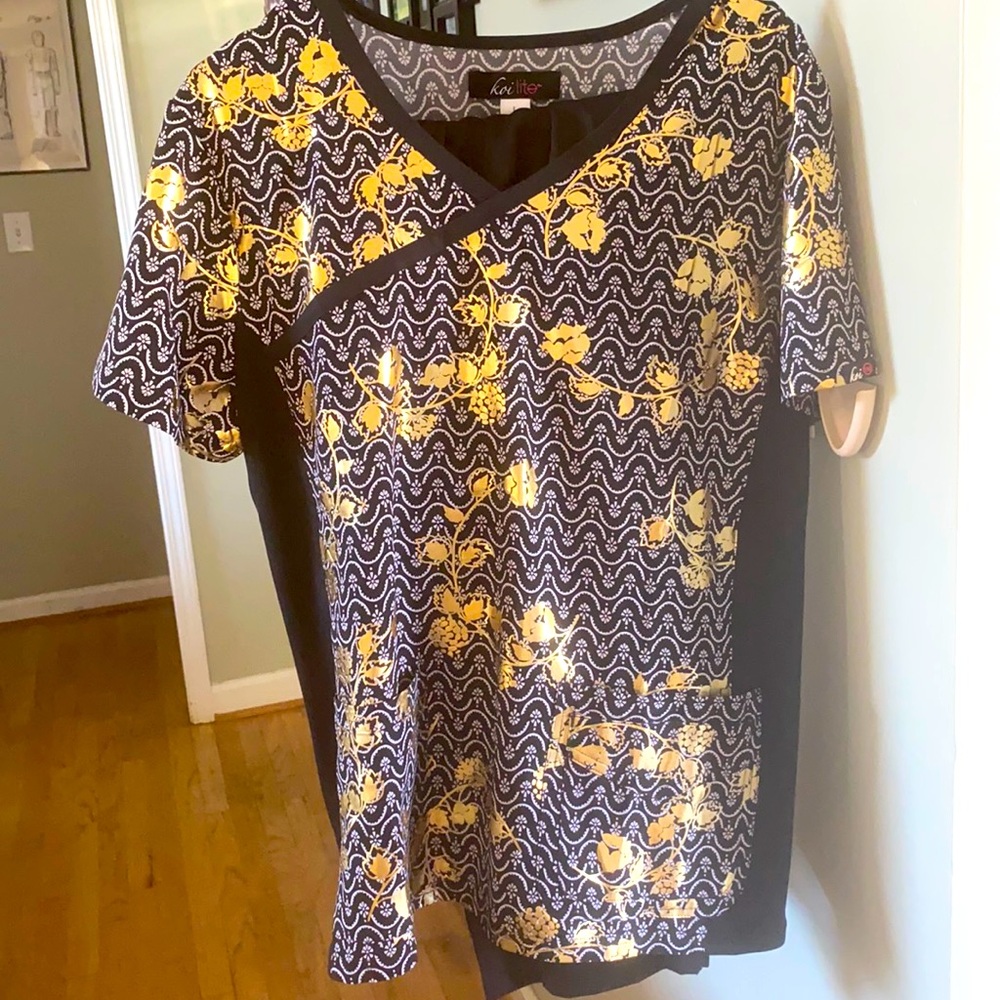Kai Lite Scrub outfit NWOT(worn once)